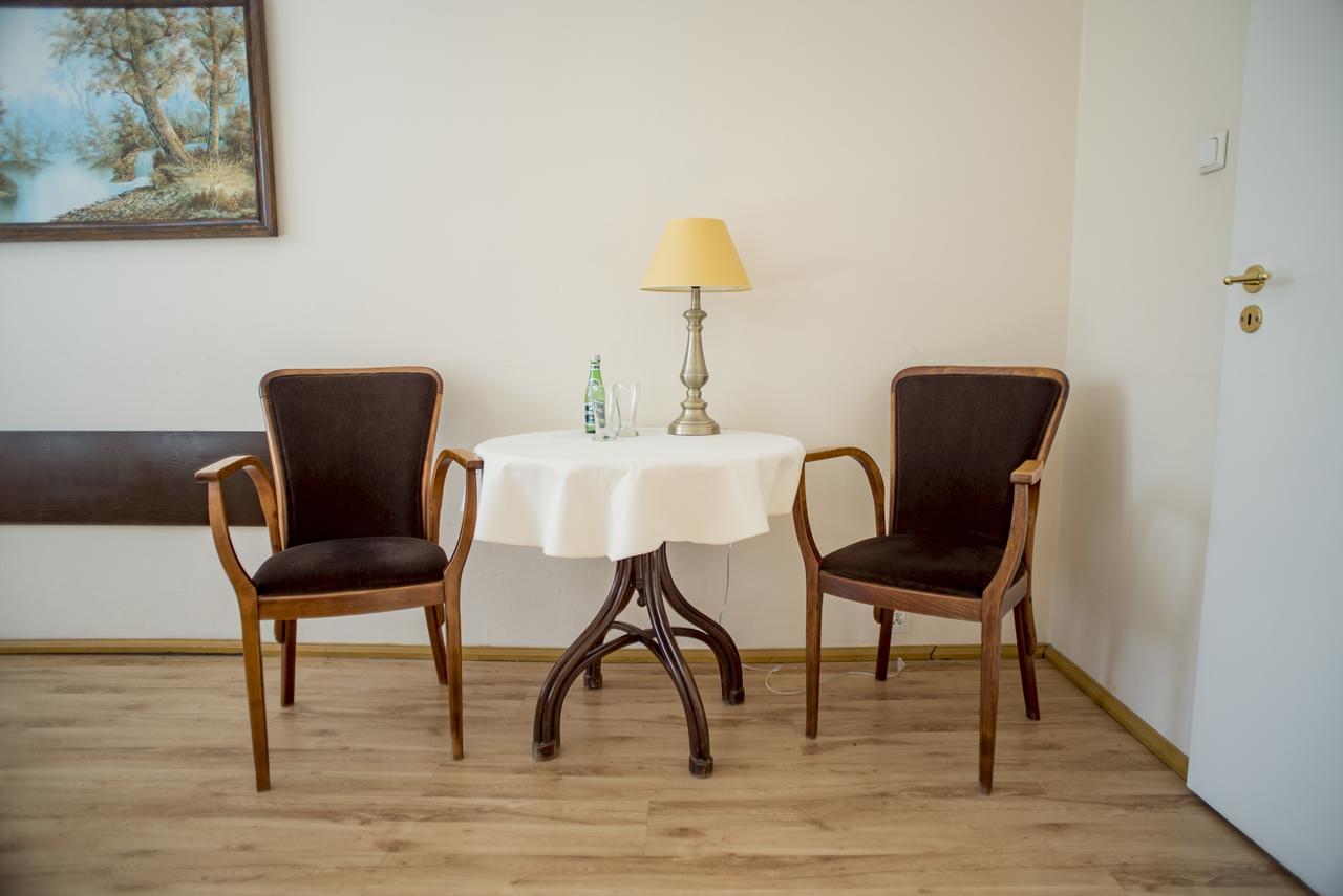 Obrzycko Palac Kobylniki酒店 外观 照片